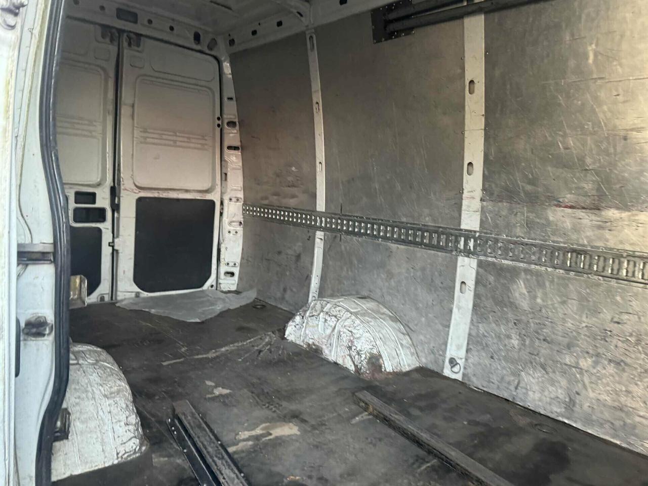 Iveco DAILY Anno 2010 CABINATO