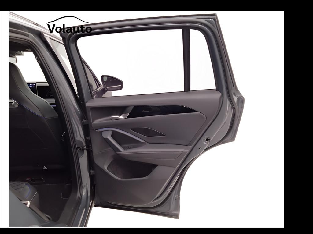 VOLKSWAGEN Tiguan III 2024 - Tiguan 2.0 tdi R-Line 150cv dsg