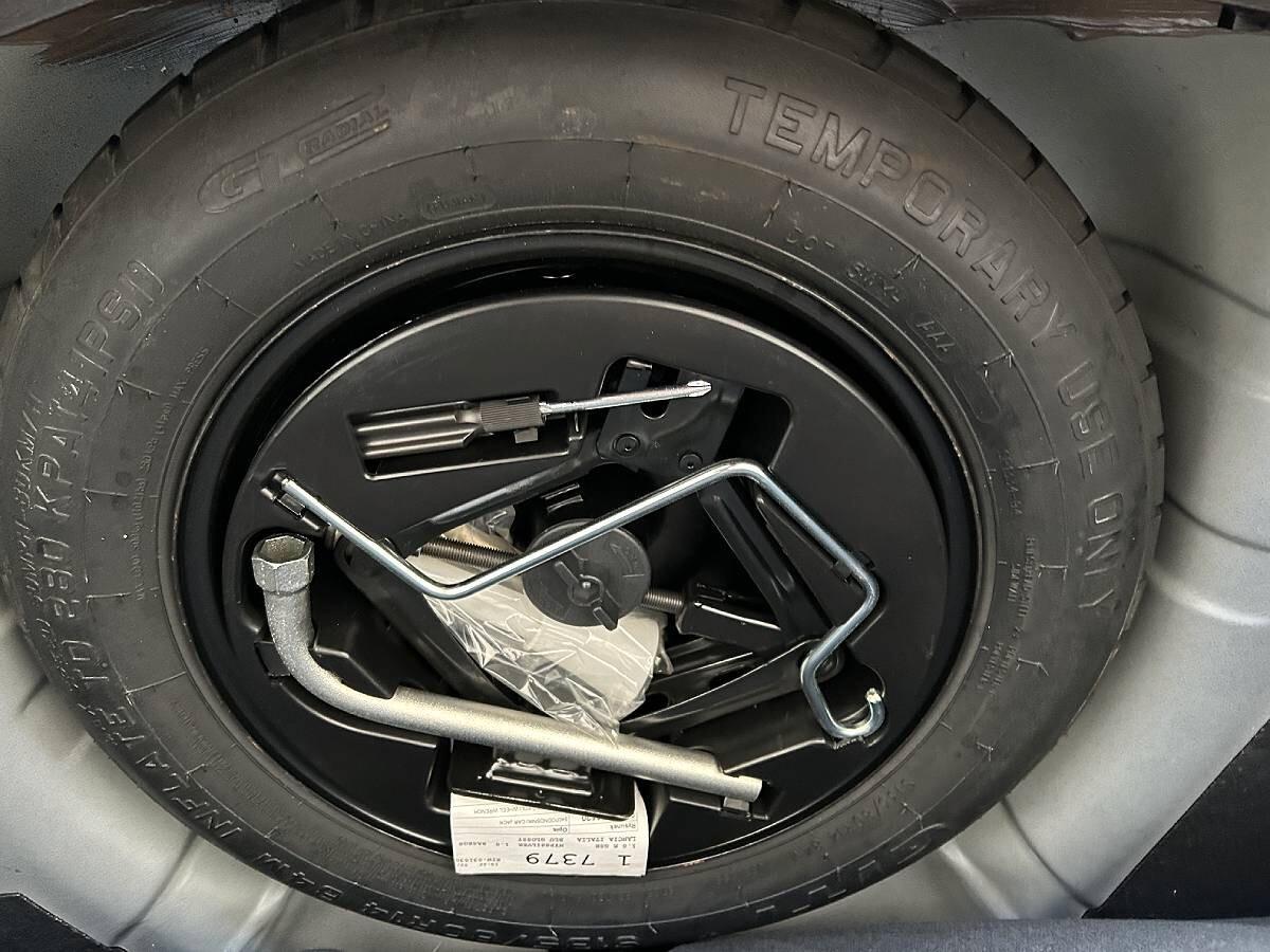 Lancia Ypsilon 1.0 FireFly 5 porte S&S Hybrid Ecochic Silver