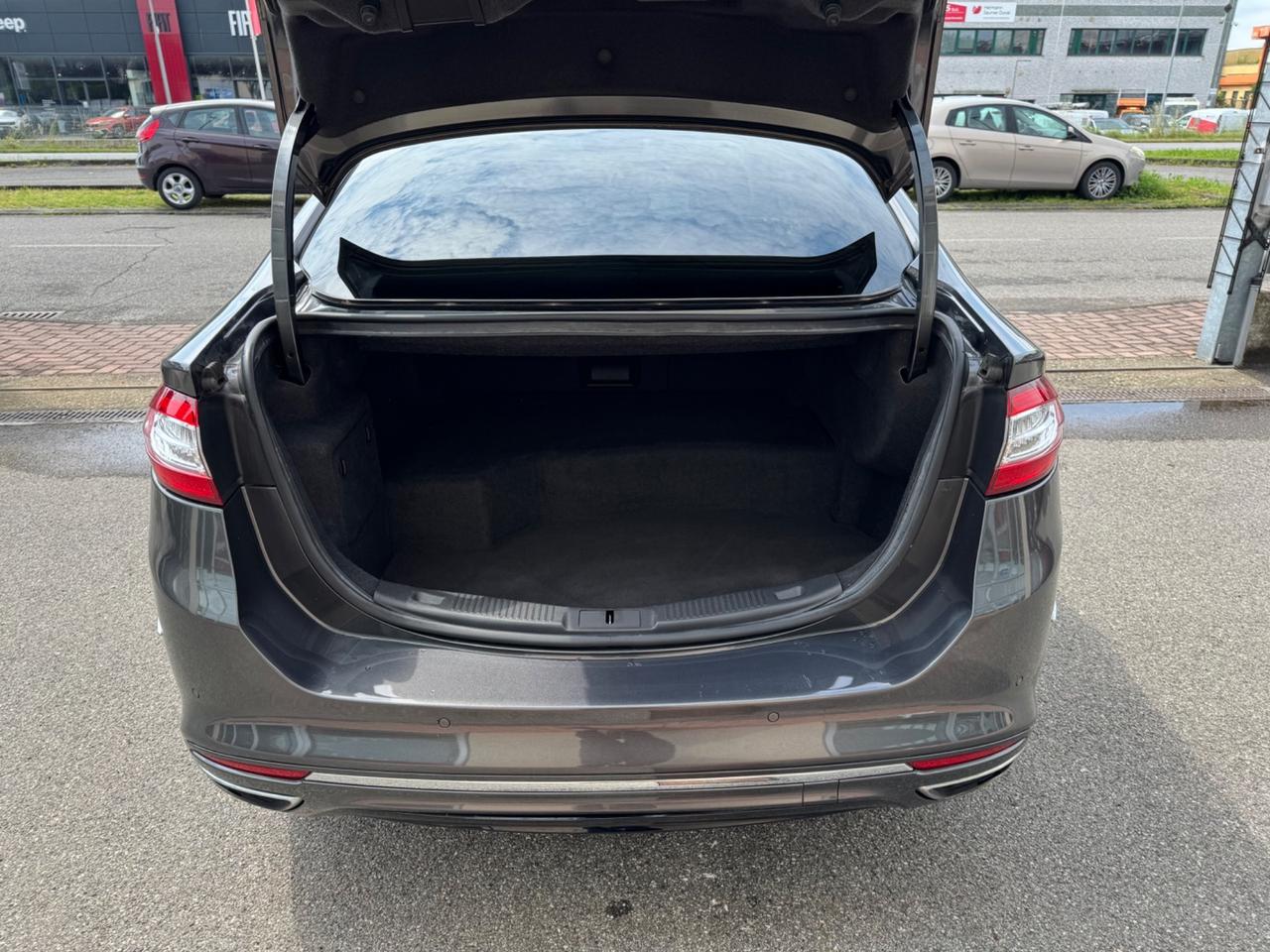 Ford Mondeo Hybrid 2.0 140 CV eCVT 4 porte Vignale