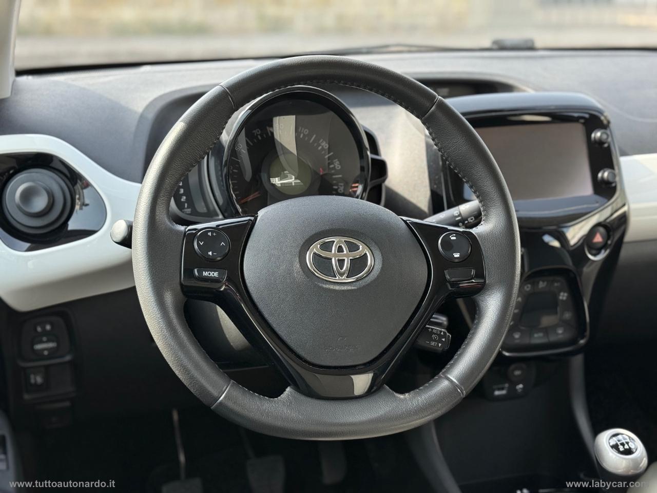 TOYOTA Aygo 1.0 VVT-i 69 CV 5p. x-wave