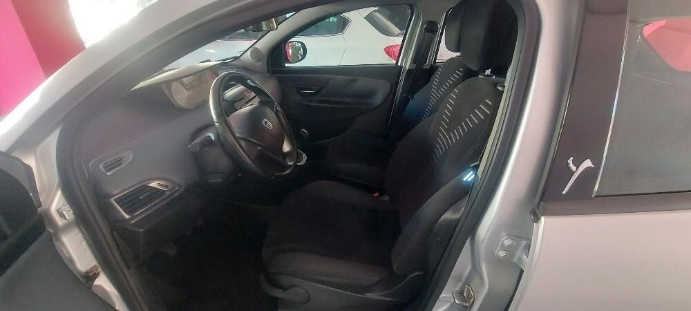 Lancia Ypsilon 1.3 MJT 16V 95 CV 5 porte S&S Silver