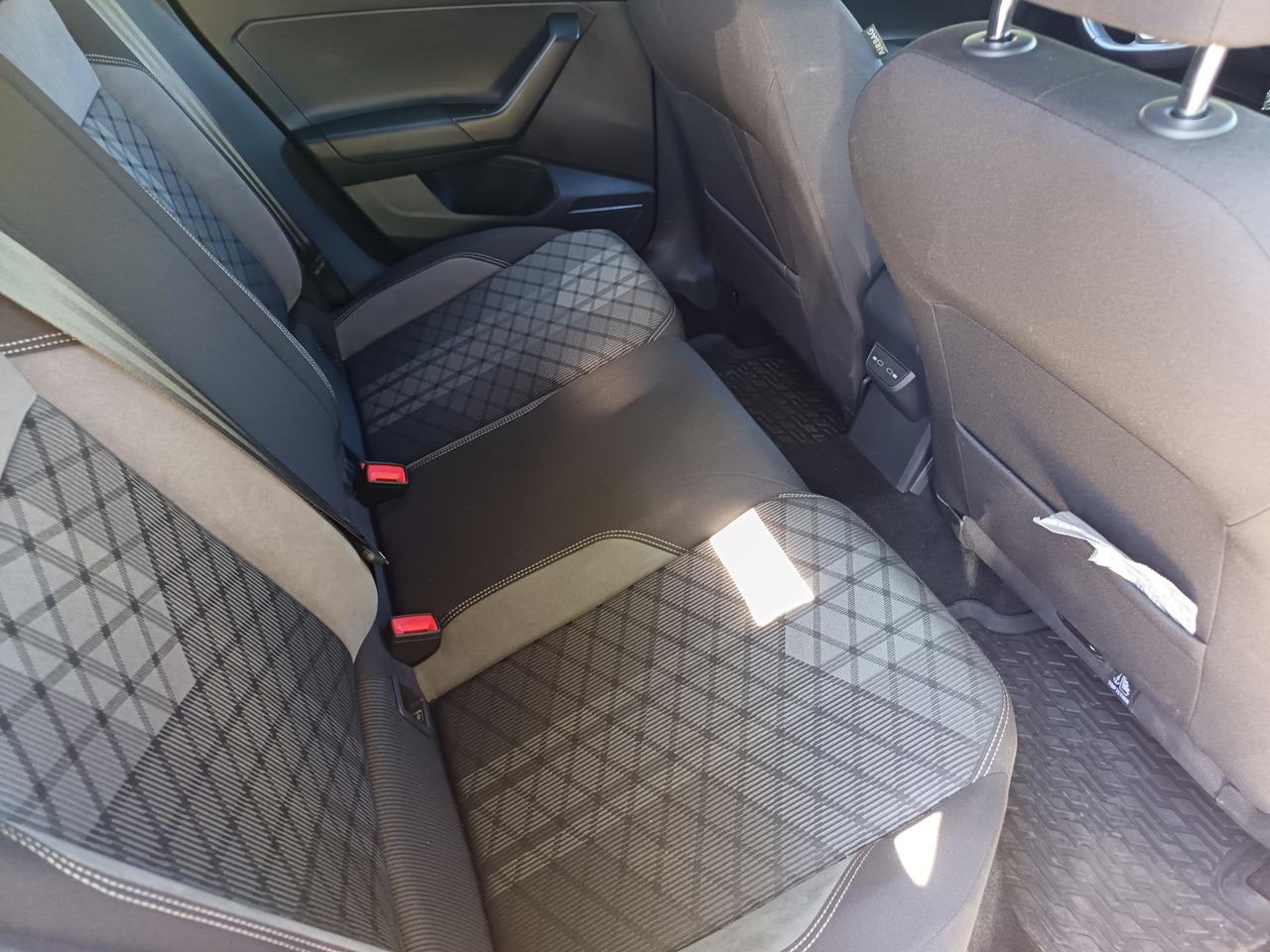 VOLKSWAGEN Polo 1.0 TSI R-Line