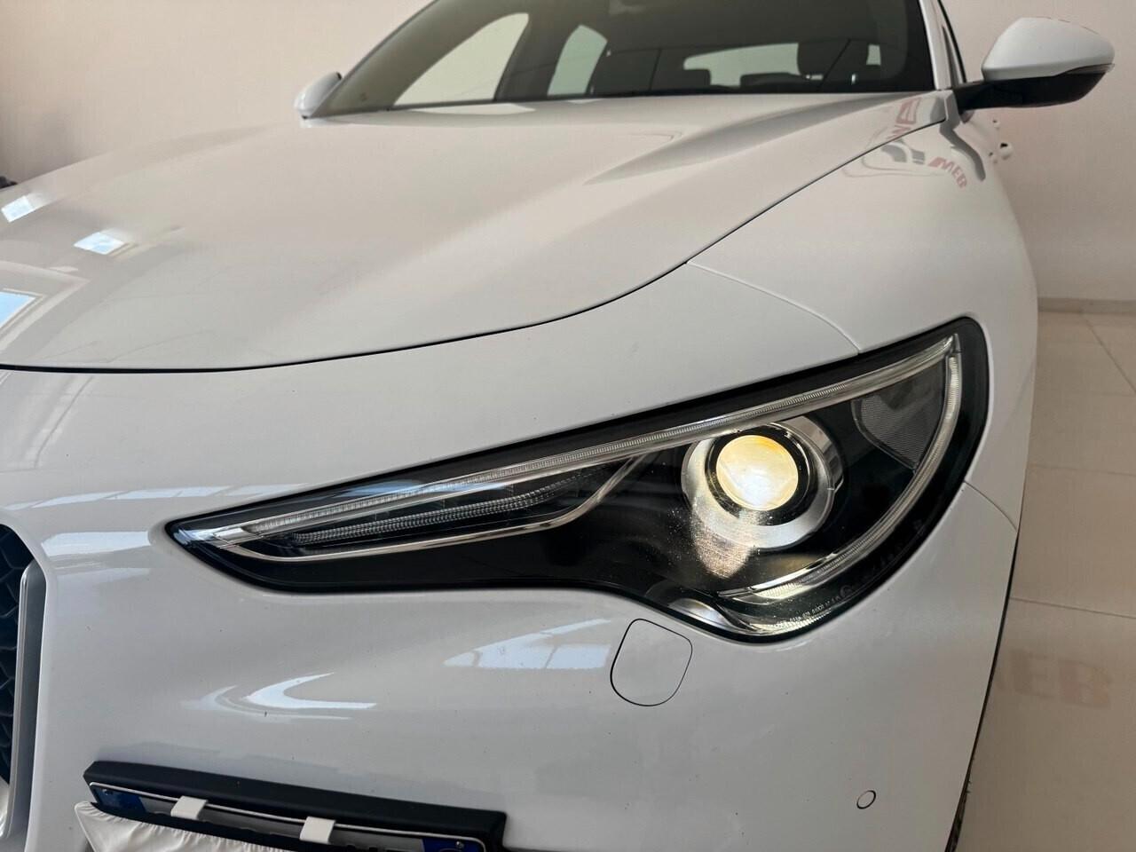 Alfa Romeo Stelvio 2.2 Turbodiesel 190 CV AT8 RWD Business