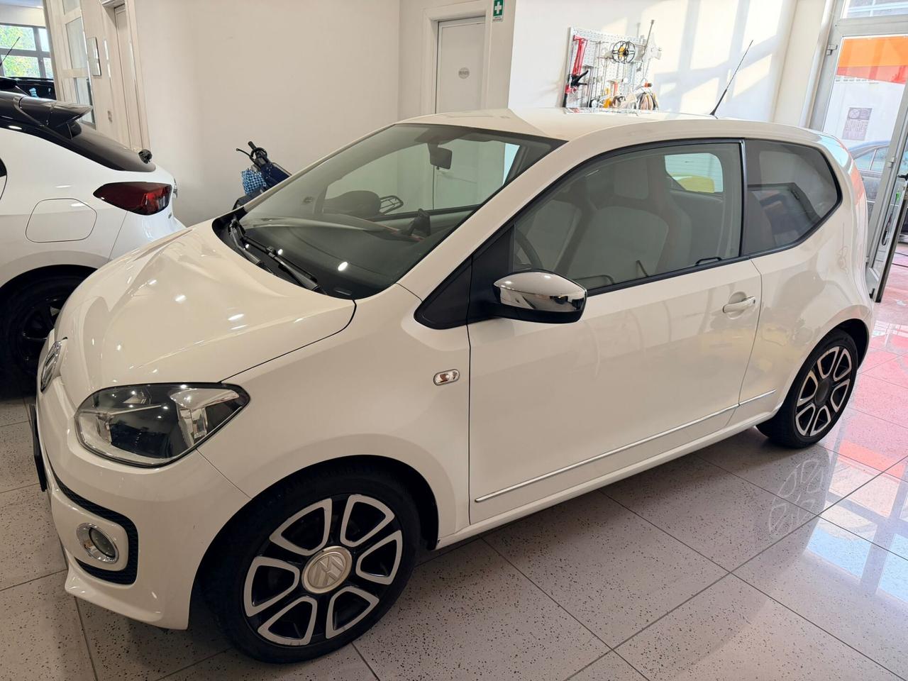 Volkswagen up! 1.0 75 CV 5p. high