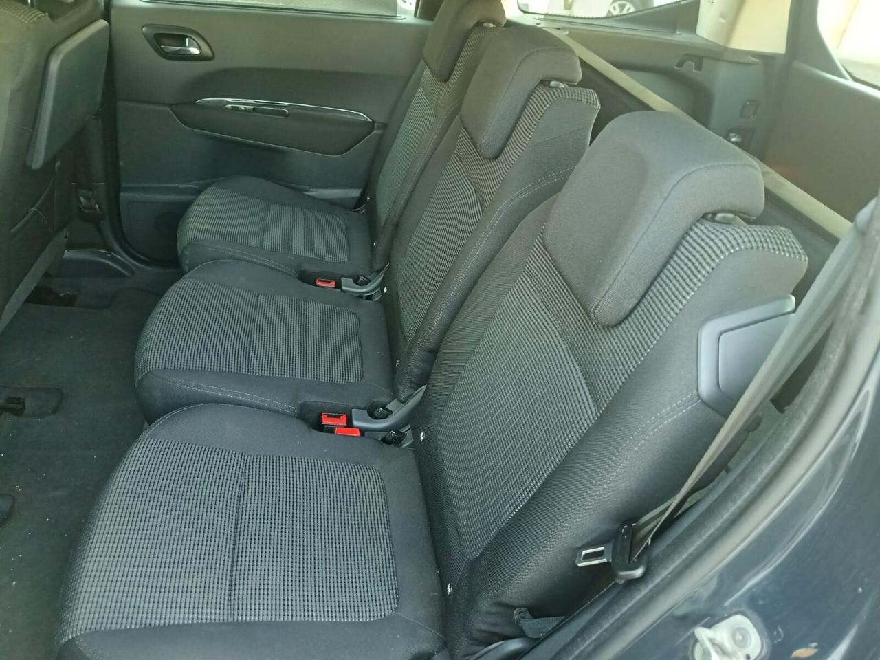 Peugeot 5008 1.6 HDi 112CV Business
