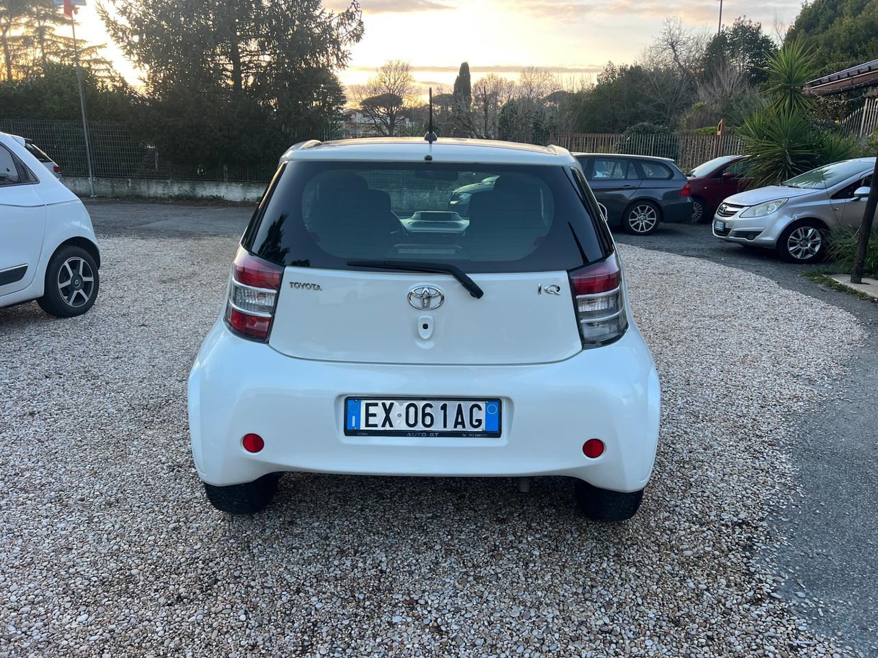 Toyota iQ 1.0 CVT Lounge