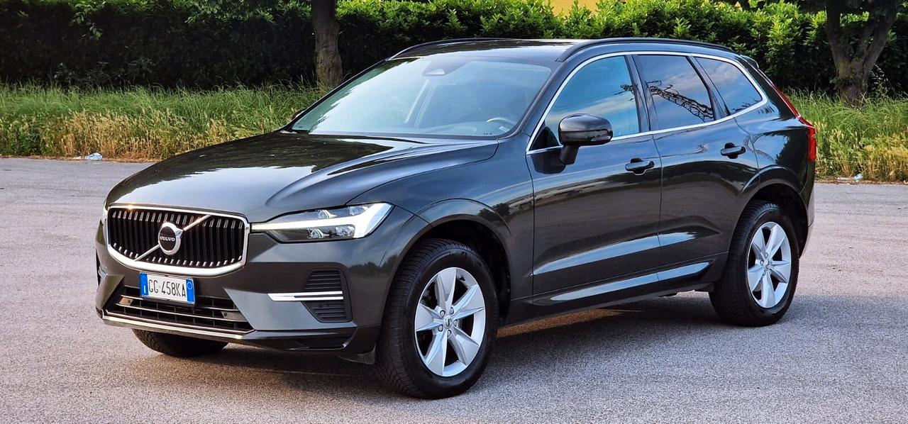 VOLVO XC60 B4 Diesel/Ibrida Momentum Pro