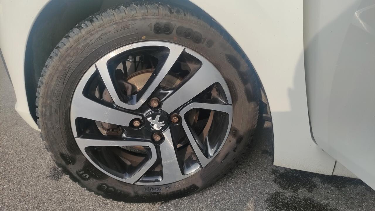 Peugeot 108 1.2 Benzina 5 porte TETO APRIBILE NEOPATENTATI - 2014