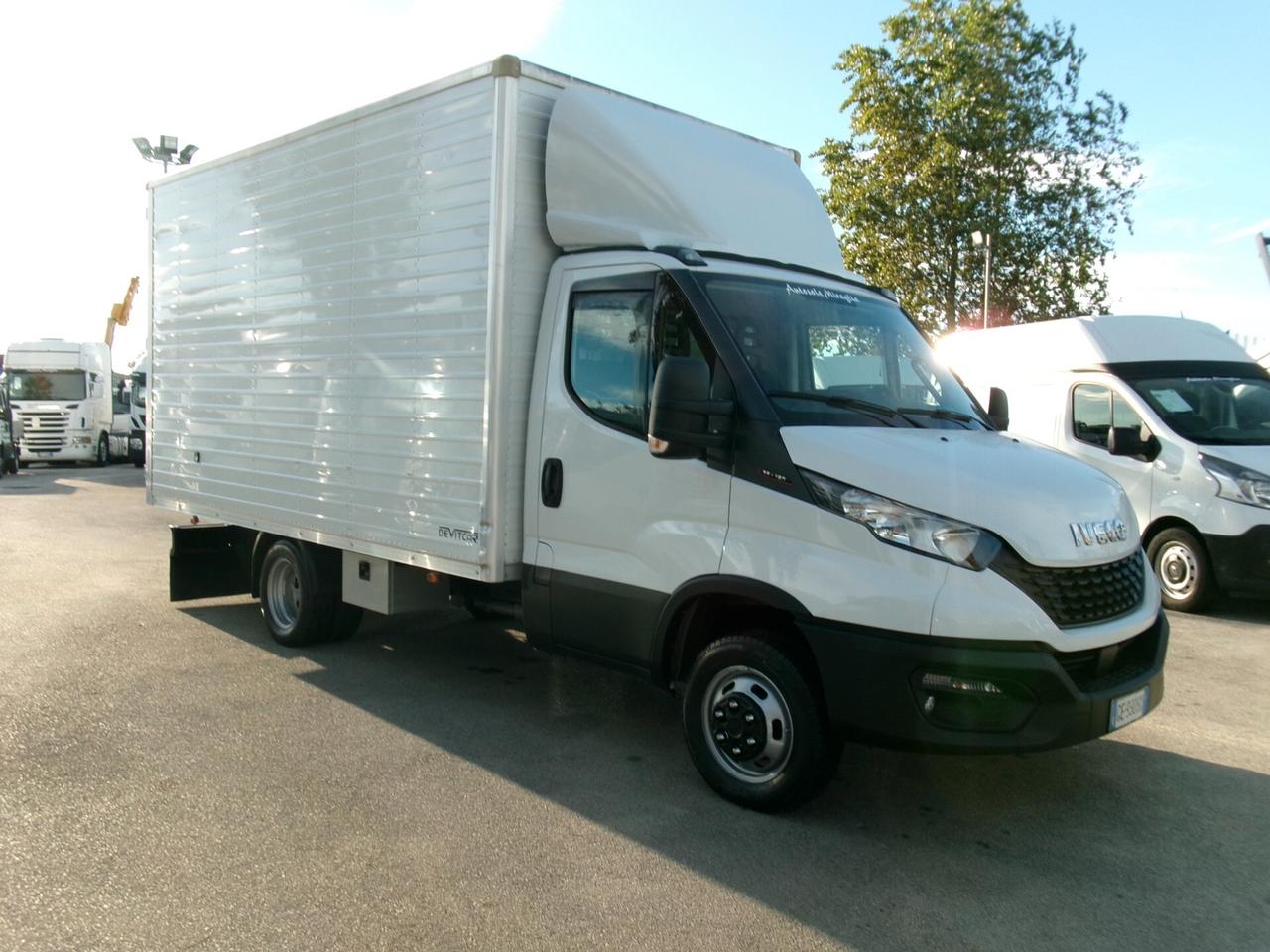 Iveco Daily 35C18 3000 180CV FURGONE IN LEGA NIDO D'API 4.40M