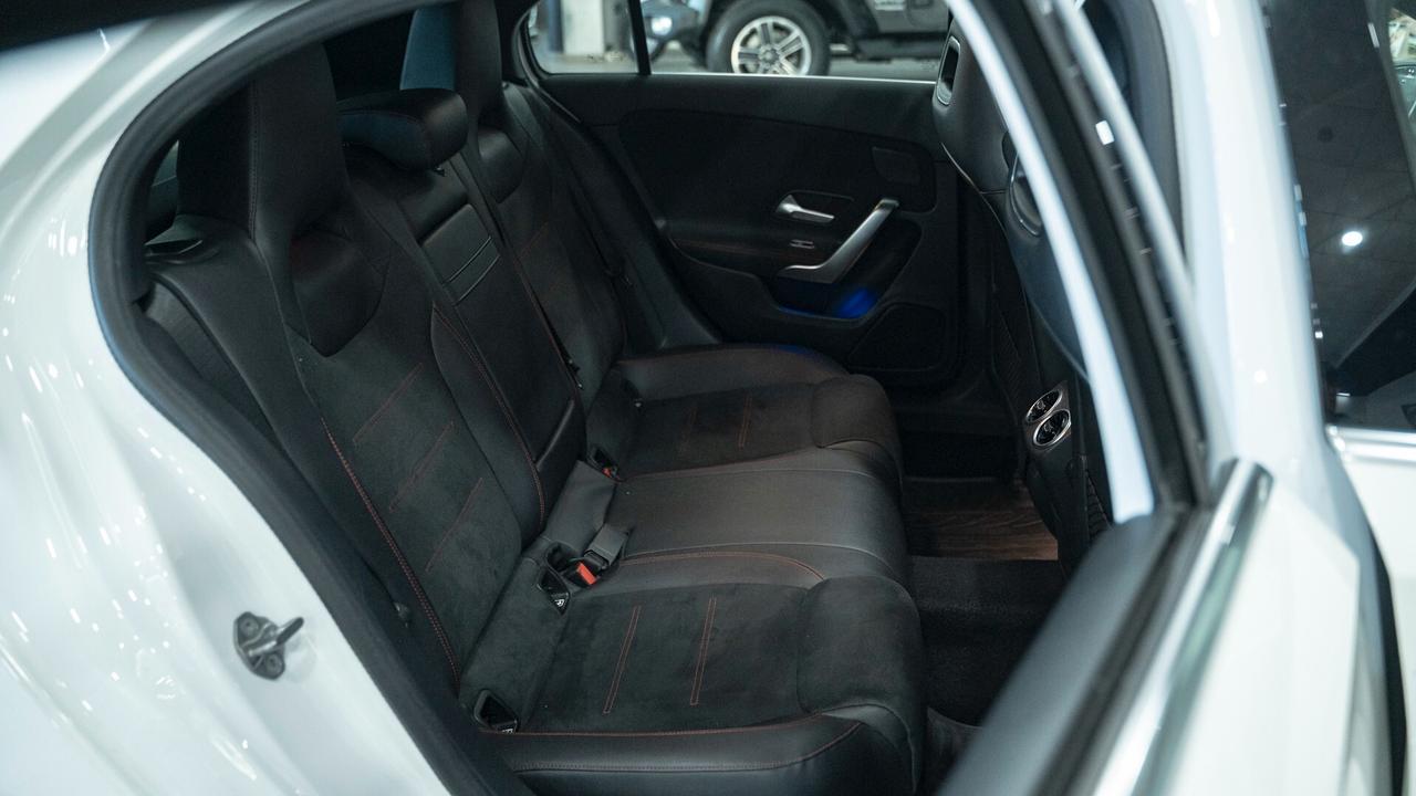 Mercedes-benz A 180 D PREMIUM PLUS AMG TETTO PACK LUCI MULTIBEAM FULL