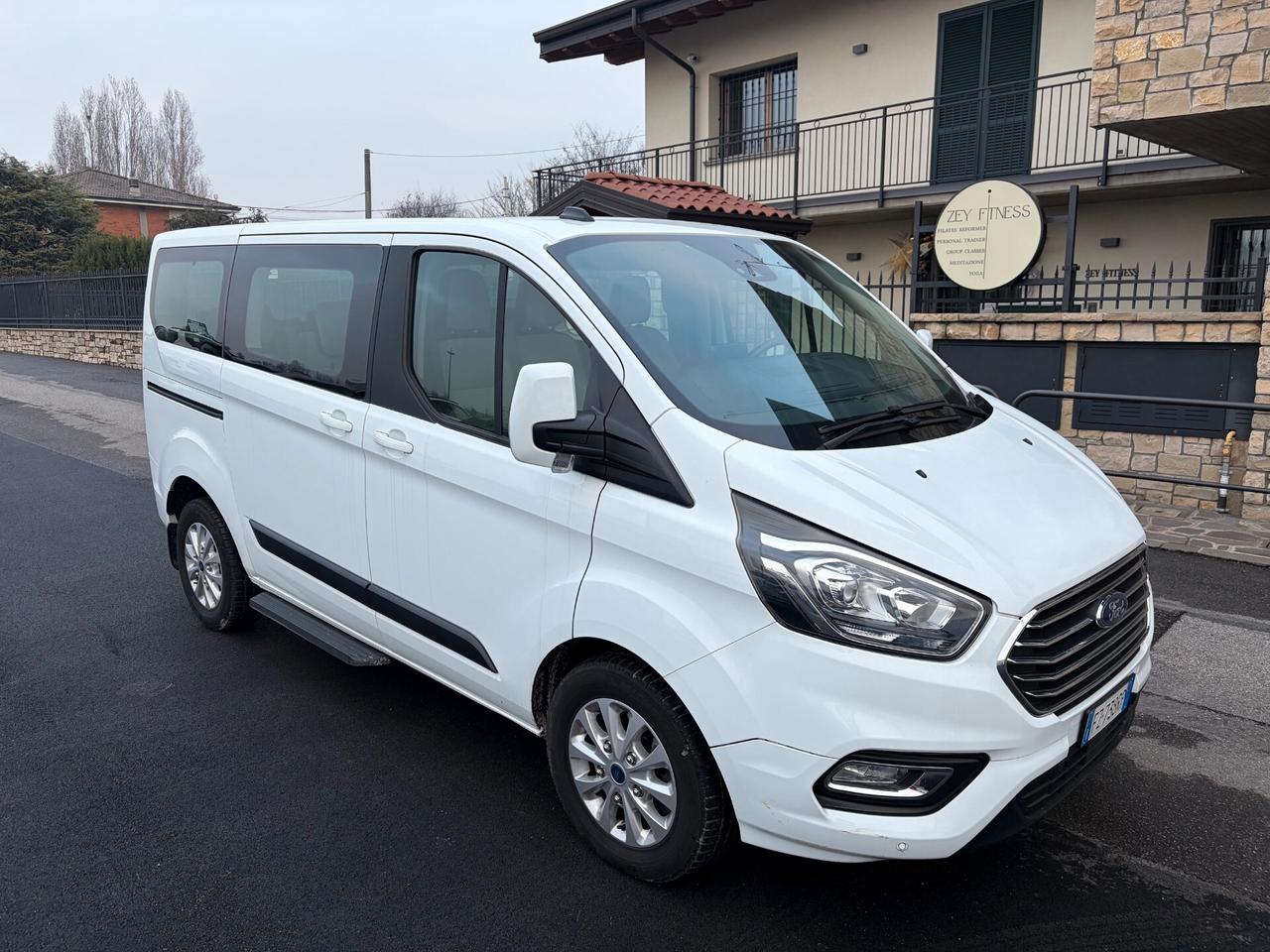 Ford Tourneo Custom 320 2.0 TDCi 130CV Trend 9 posti