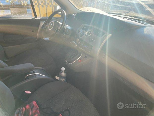 Renault Scenic Grand Scnic 1.9 dCi/130CV Luxe