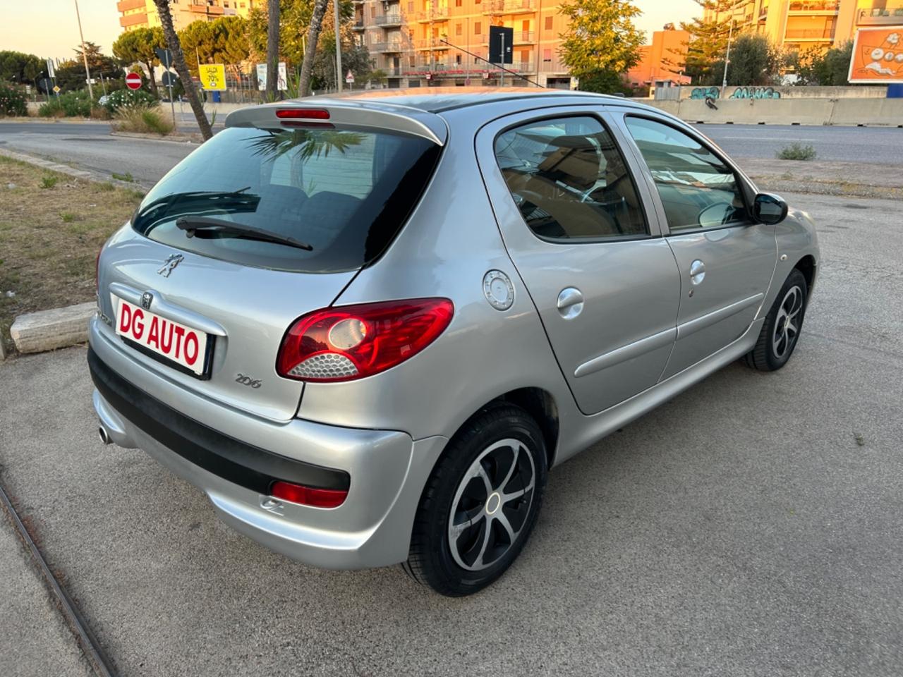 Peugeot 206 1.1 benzina 60 cavalli 2010