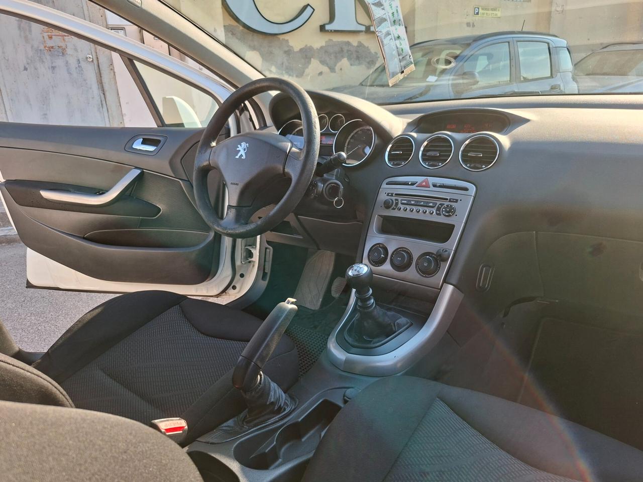 Peugeot 308 1.6 8V e-HDi 112CV Stop&Start SW Business