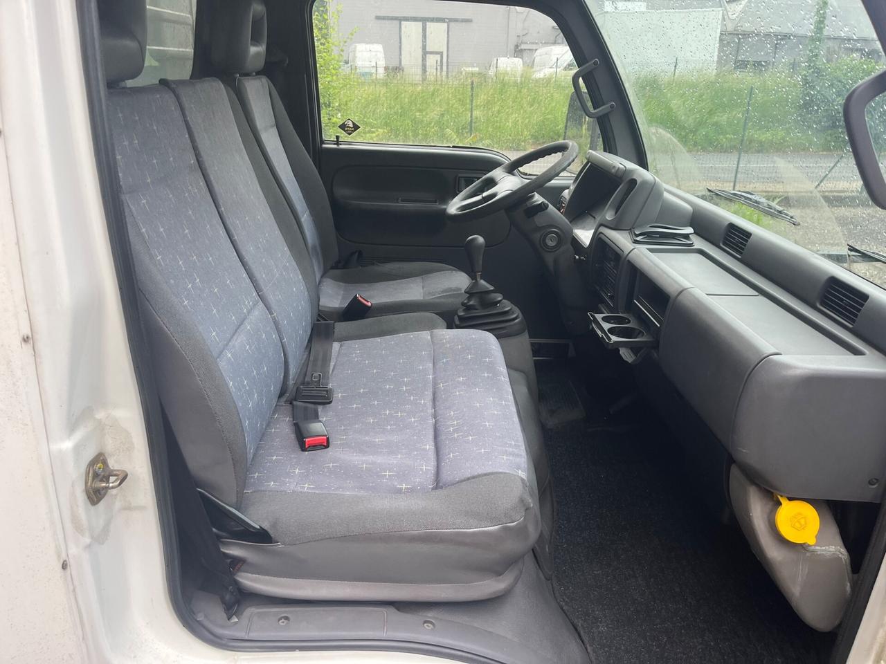 Nissan Cabstar E-120/furgone/3posti e 3Porte