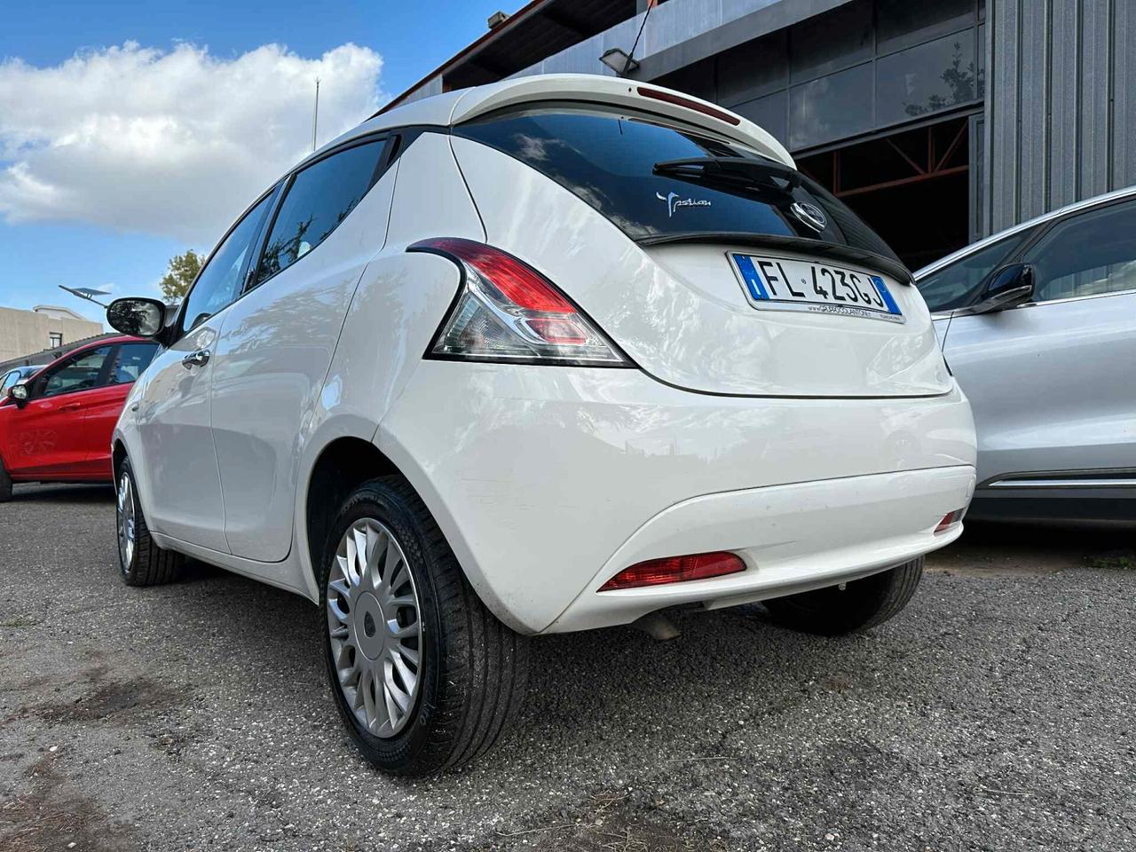 Lancia Ypsilon 1.2 69 CV 5 porte Gold