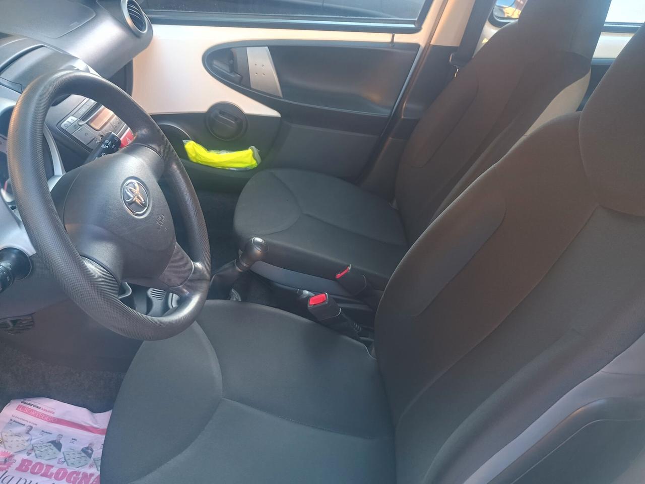 Toyota Aygo 1.0 12V VVT-i 5 porte Active Connect