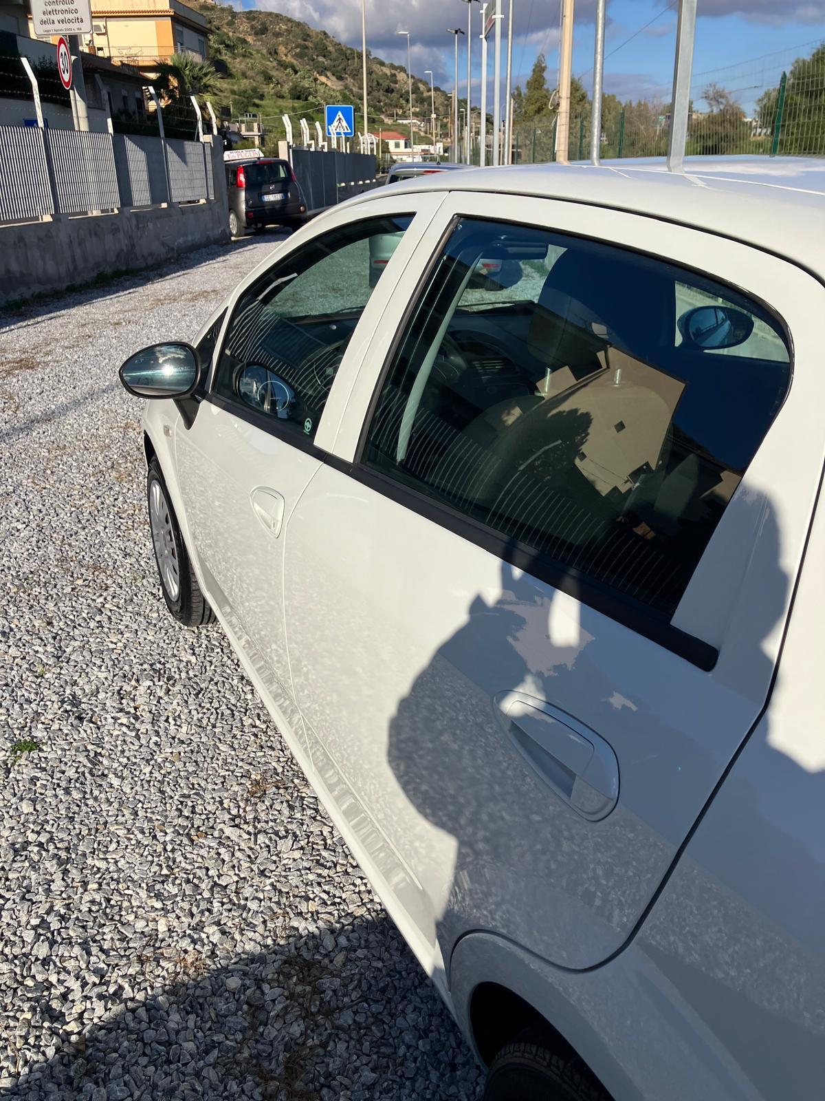 Fiat Punto 1.2 5 porte Street NEOPATENTATI, UNICO PROPRIETARIO