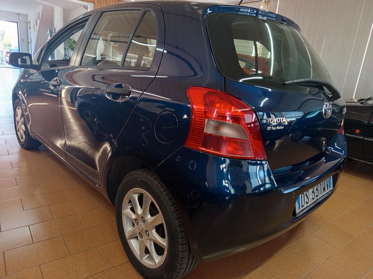 Toyota Yaris 1.0 5 porte, 126 Mila chilometri ok neopatentati