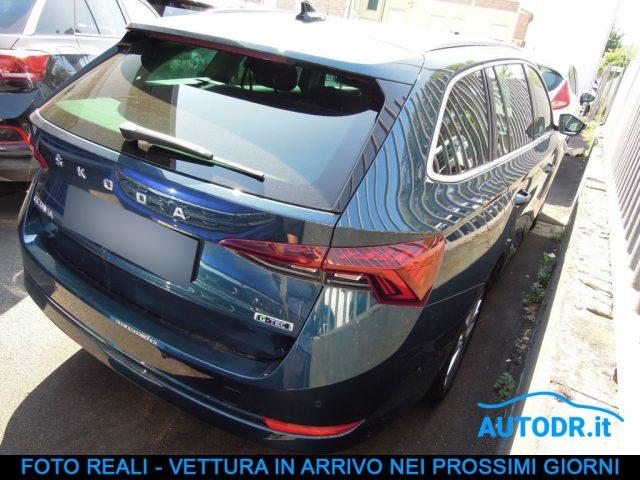 SKODA Octavia Wagon 1.5 G-TEC DSG Style Tetto, Massaggio, Retroc
