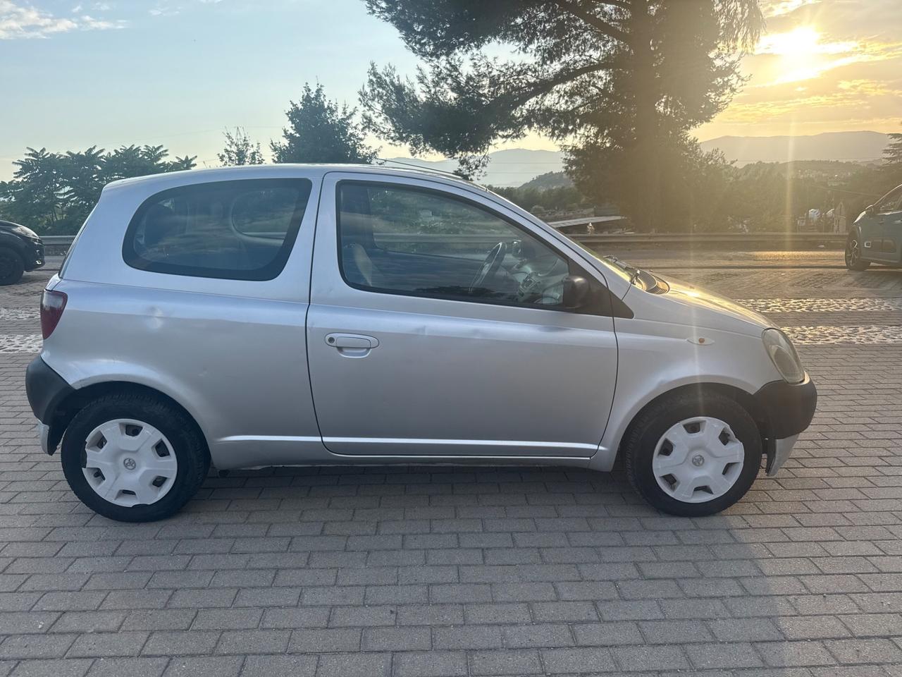 Toyota Yaris 1.0i 16V cat 3 porte
