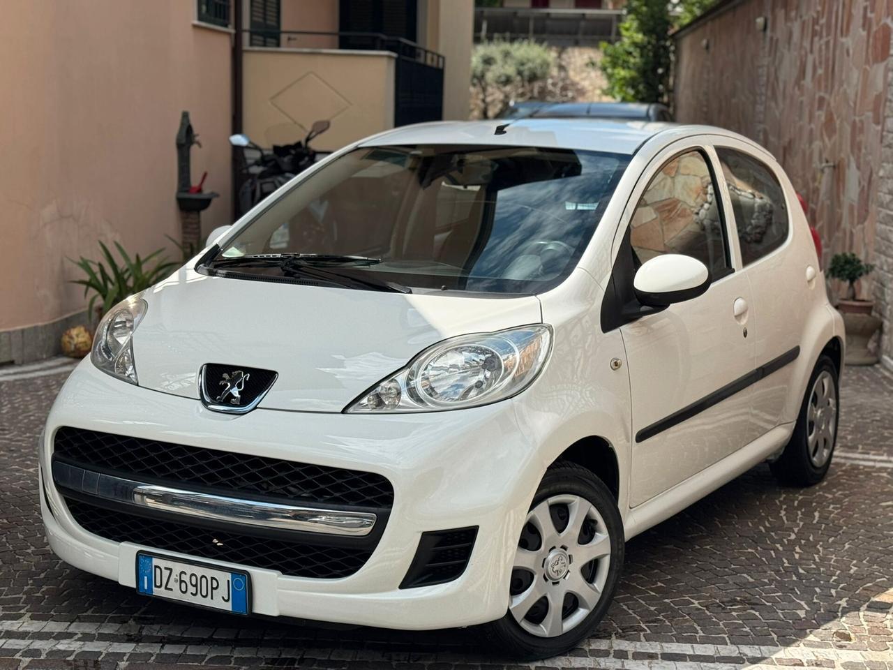 Peugeot 107 1.0 68CV 5p. Plaisir