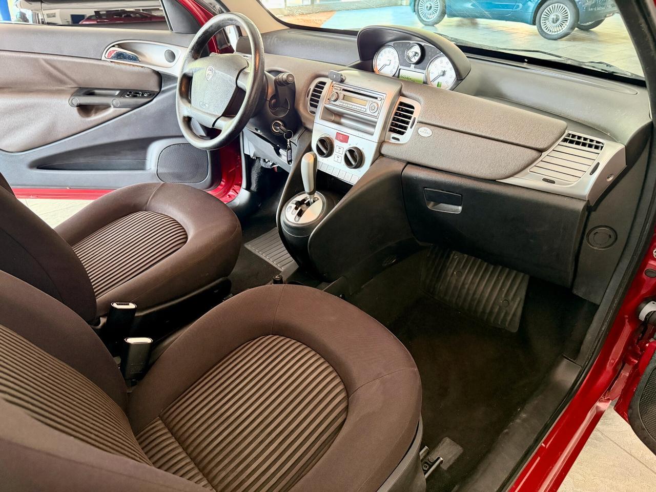 Lancia Ypsilon 1.3 MJT 75 CV Oro-CAMBIO AUTOMATICO-