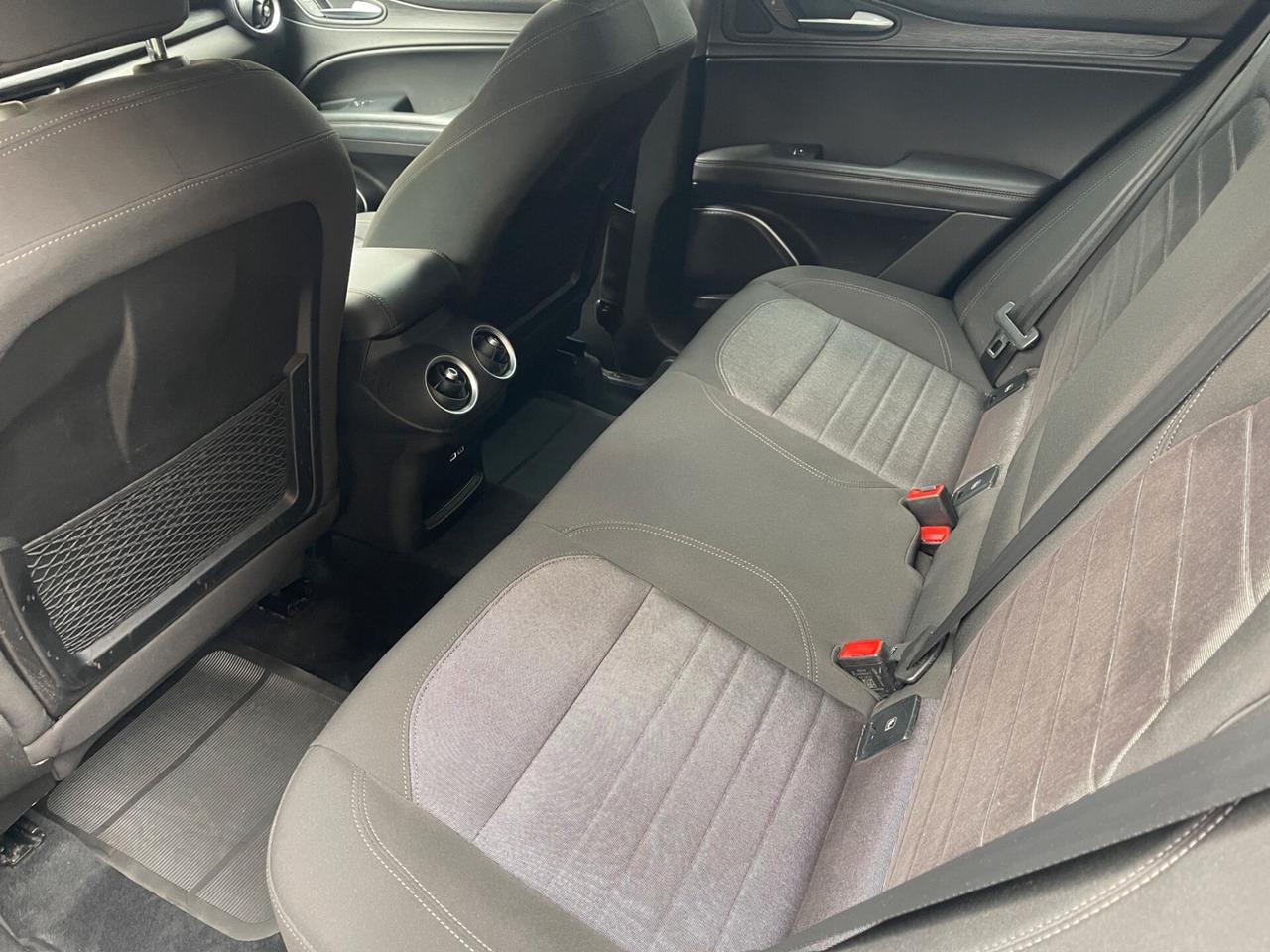 Alfa Romeo Stelvio 2.2 Turbodiesel 180 CV AT8 Q4 Business