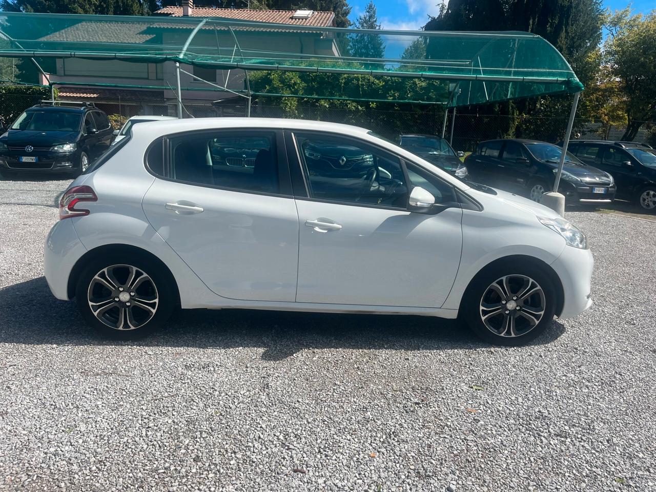 Peugeot 208 PureTech 82 5 porte Allure NEOPATENTATI