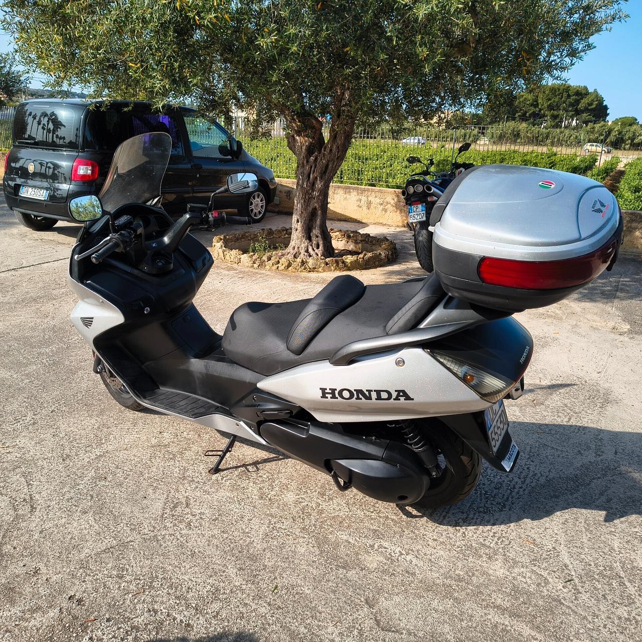 Honda Silver Wing 400