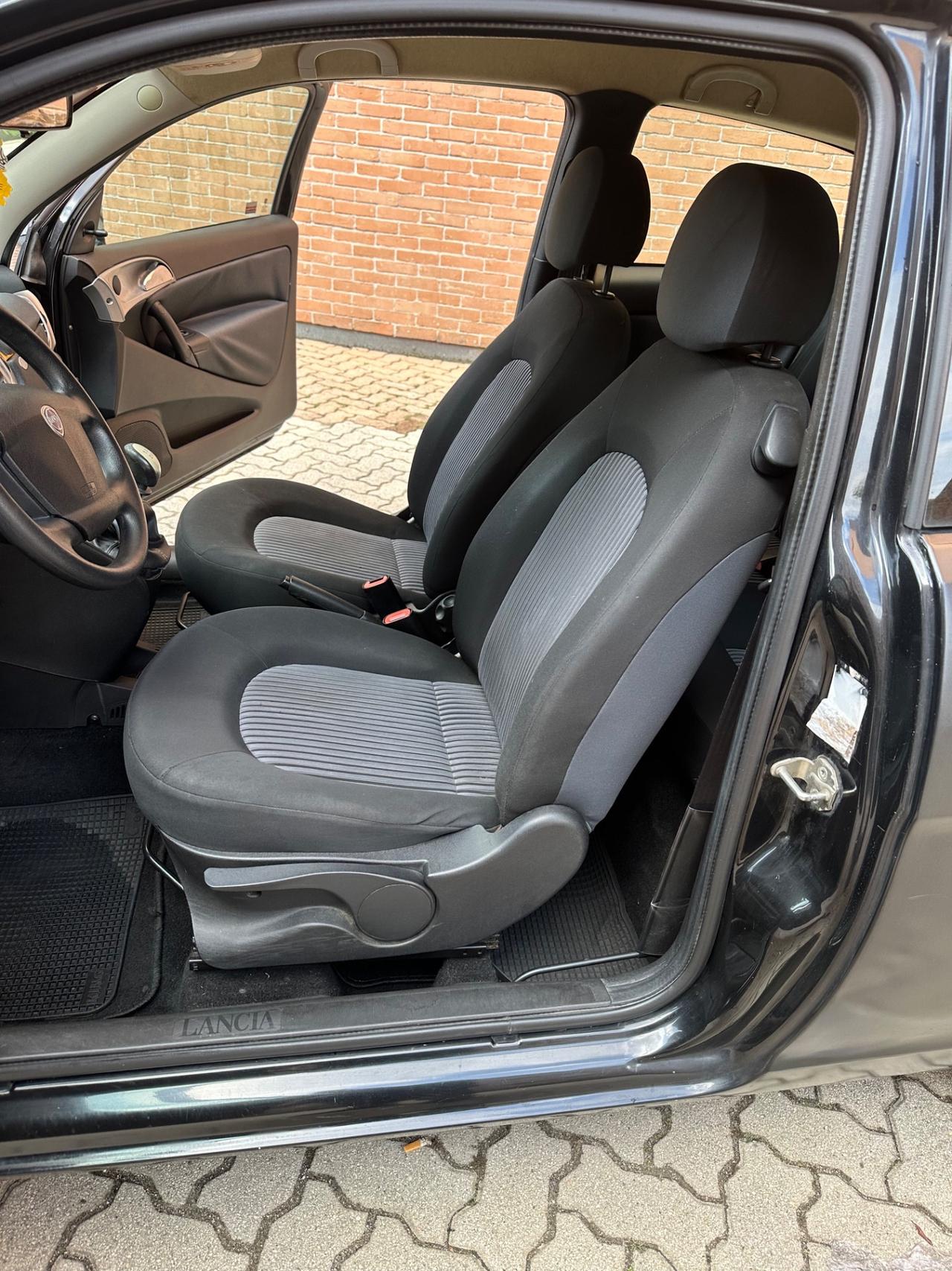 Lancia Ypsilon 1.2 Platino