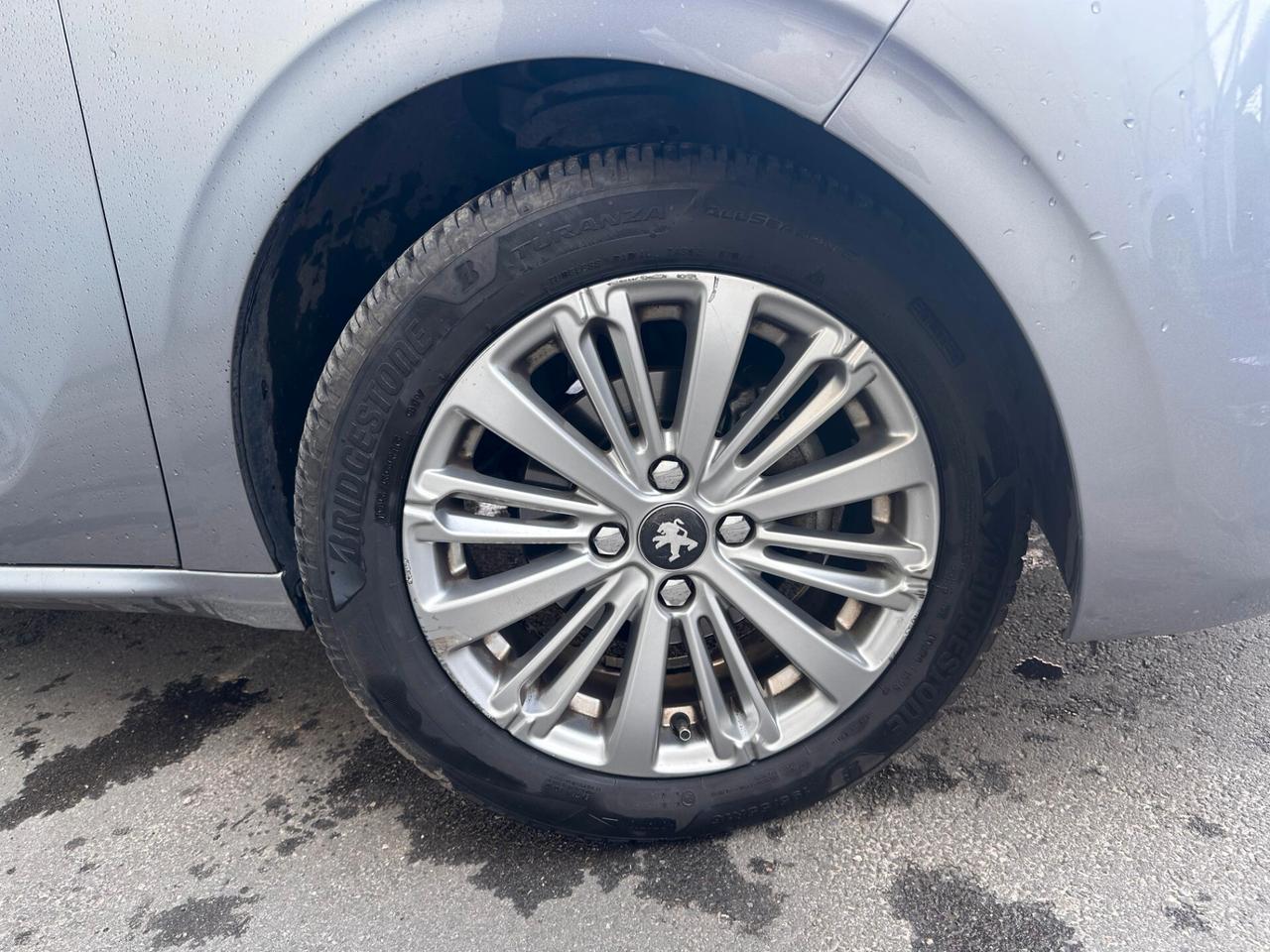 Peugeot 208 PureTech 82 5 porte Allure