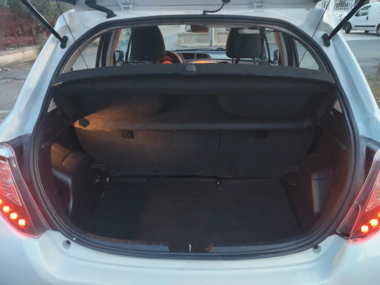 Toyota Yaris 1.0 5 porte Lounge