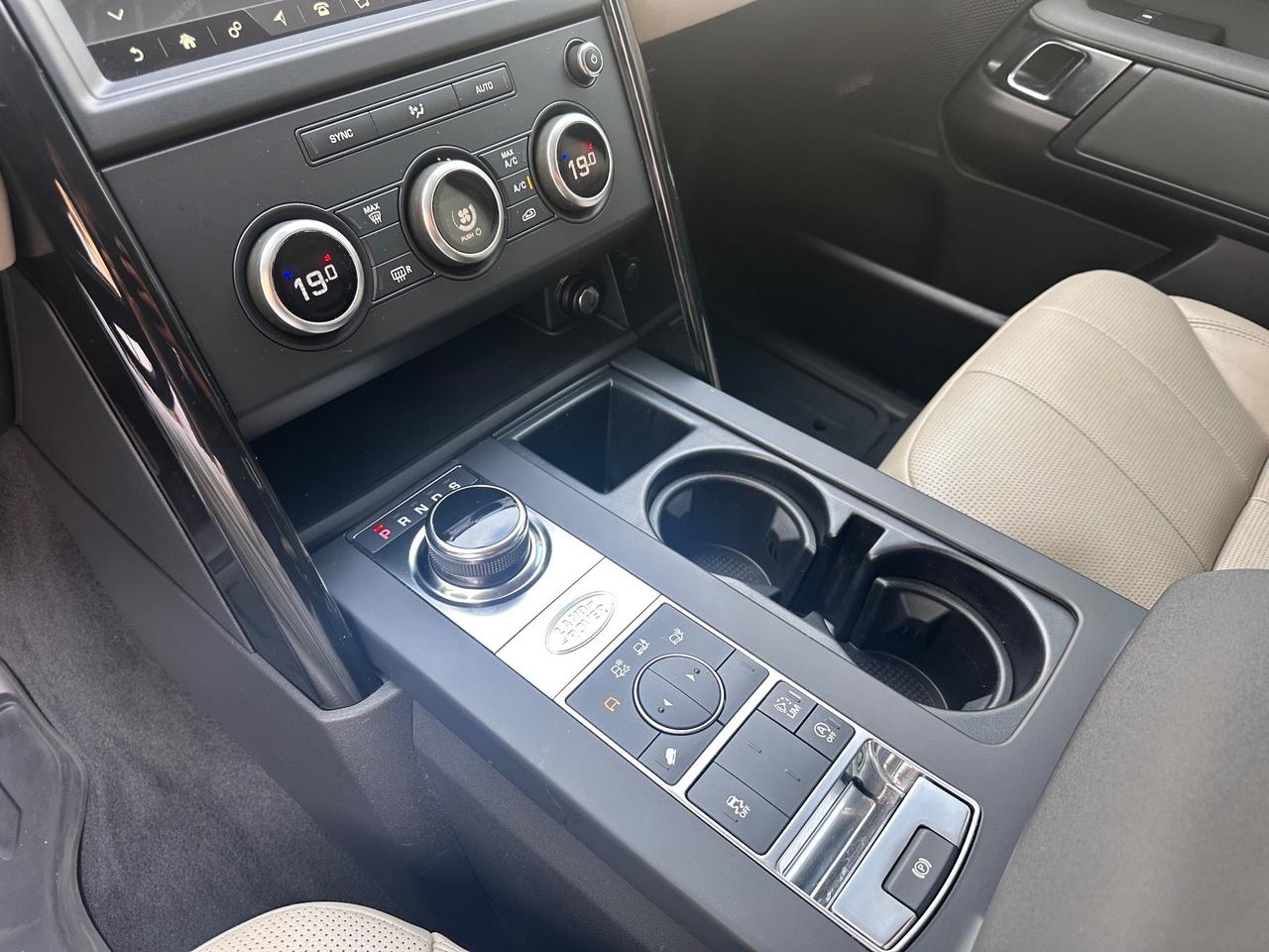 Land Rover Discovery 2.0 TD4 180 CV HSE