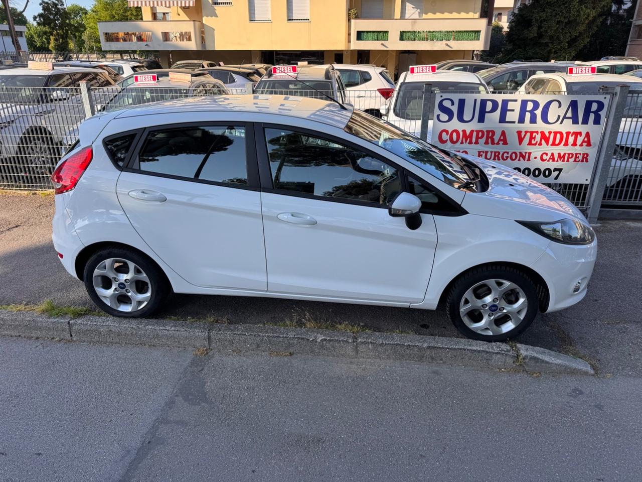 Ford Fiesta 1.2 60CV 5p. Neopaten garanzia 12 mesi
