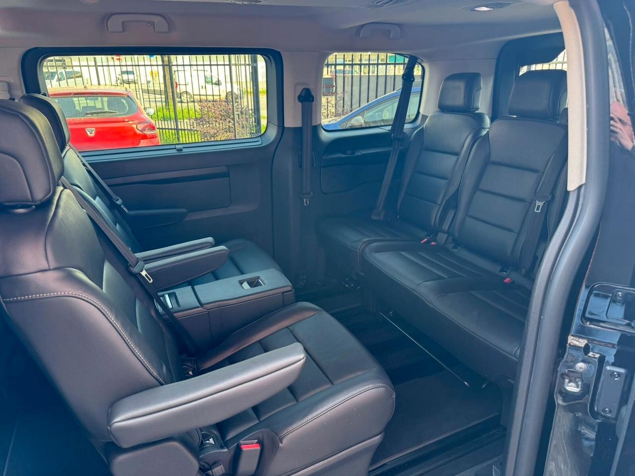 Peugeot Traveller 2.0 BlueHDi 180cv EAT8 Standard Allure Vip