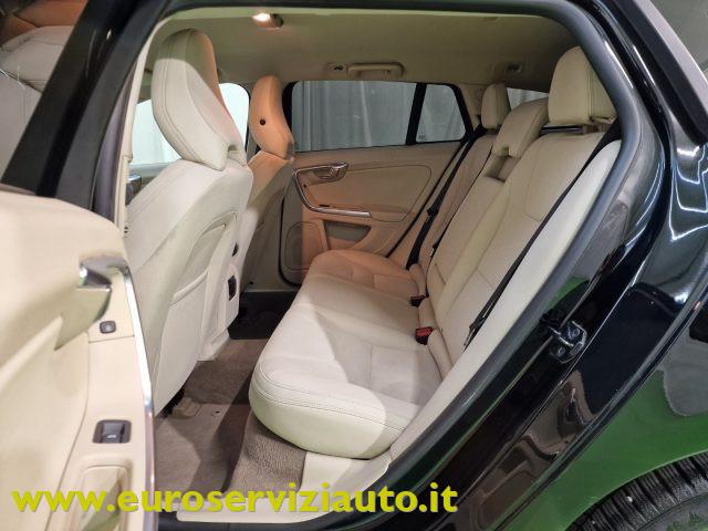 VOLVO V60 T3 Powershift Kinetic