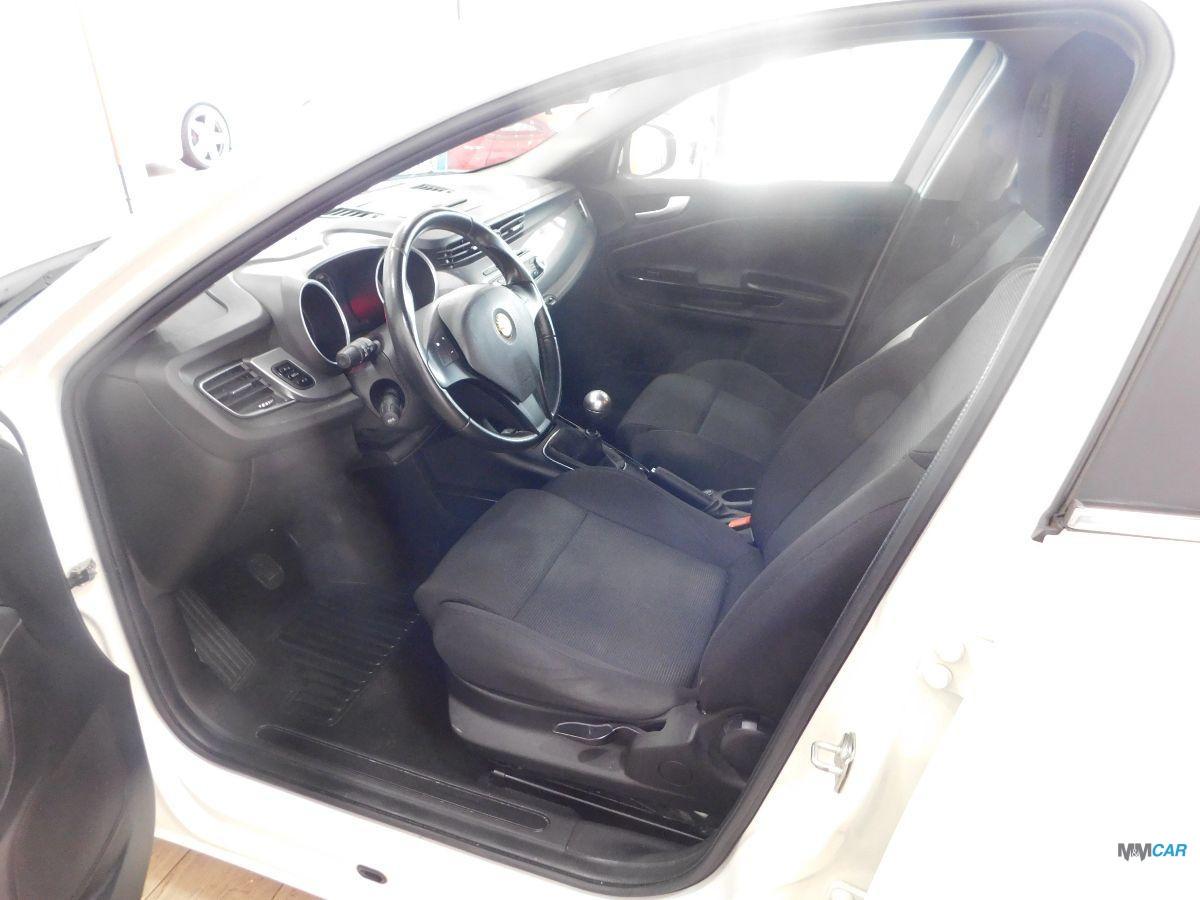 ALFA ROMEO - Giulietta - 1.6 JTDm-2 105 CV Distinctive