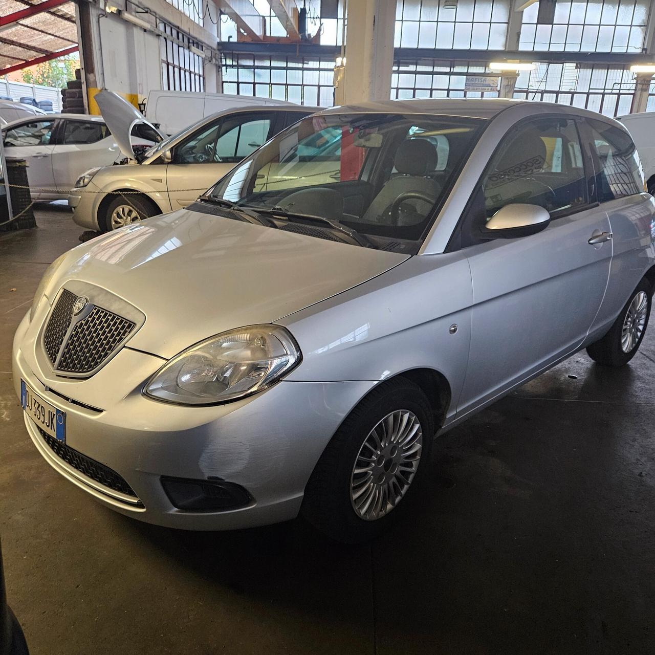 Lancia Ypsilon 1.2 Argento