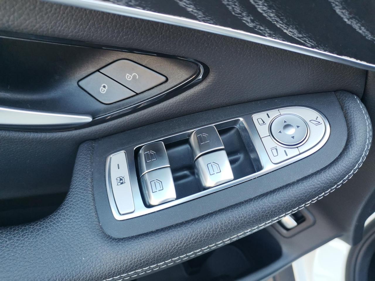 Mercedes GLC Coupe 300 de phev (eq-power) Premium Plus 4matic auto