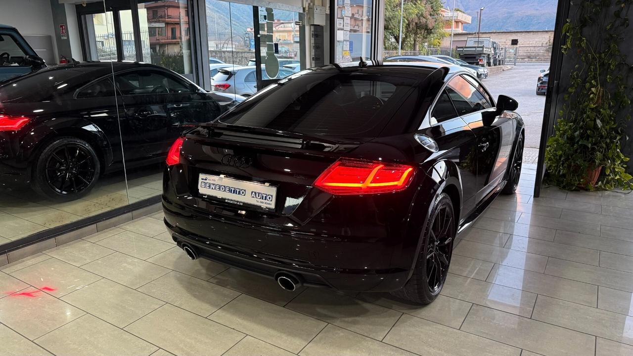 AUDI TT 2.0 TDI 184 TOTAL BLACK