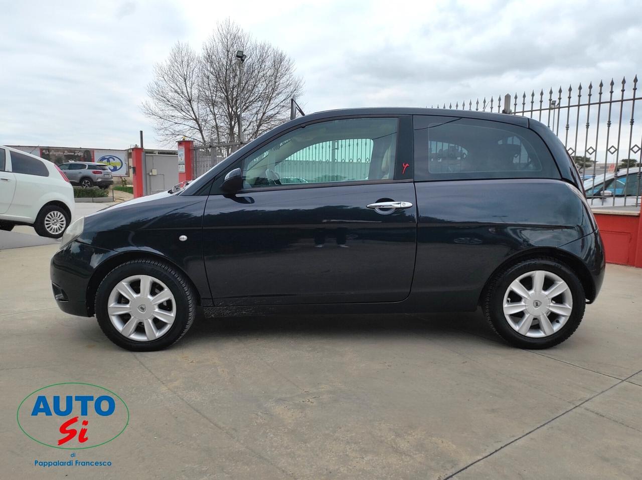 Lancia Ypsilon 1.3 Mjet - 69cv CAMBIO AUTOMATICO