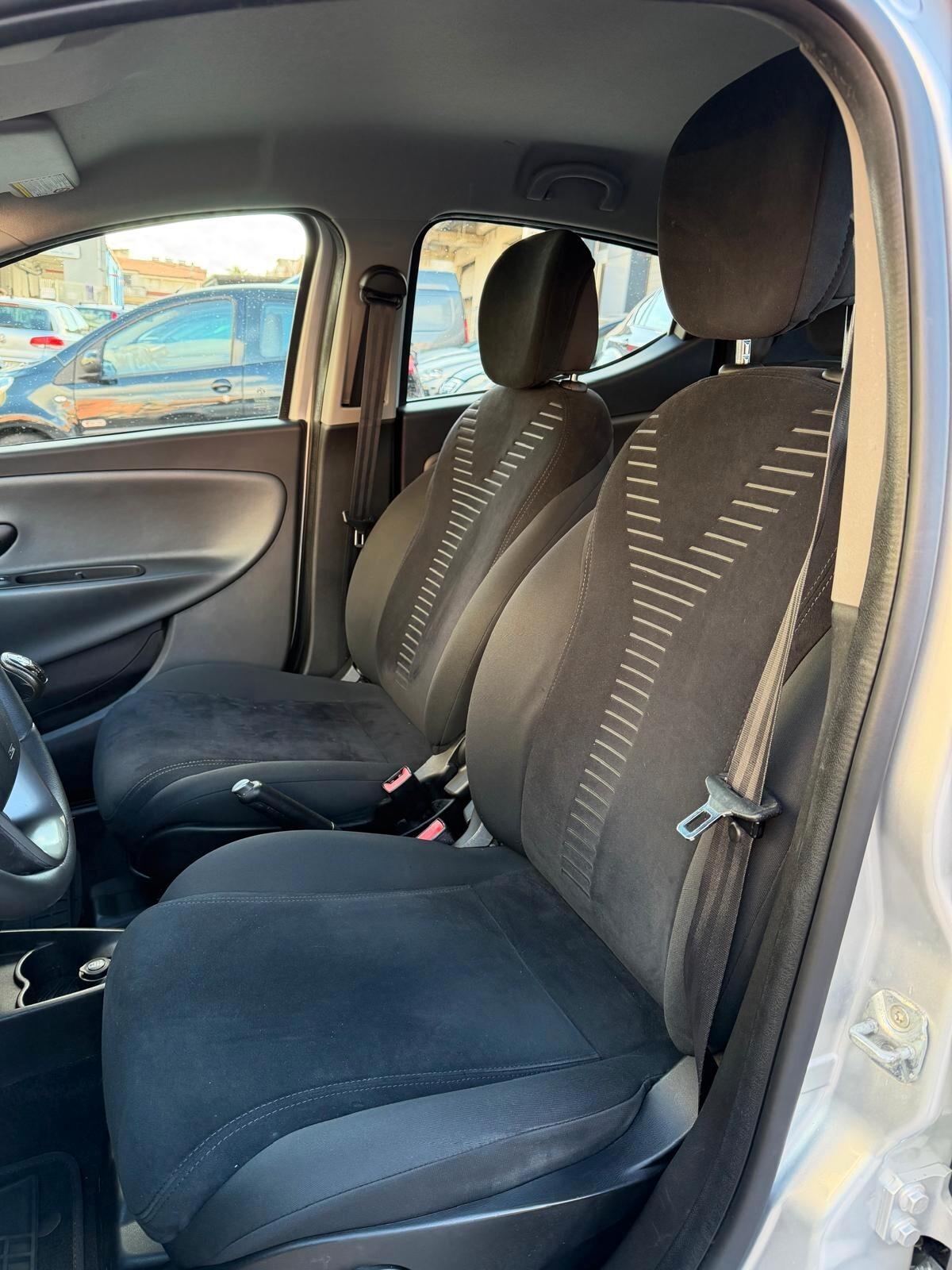 Lancia Ypsilon 0.9 TwinAir 85 CV 5 porte S&S Platinum
