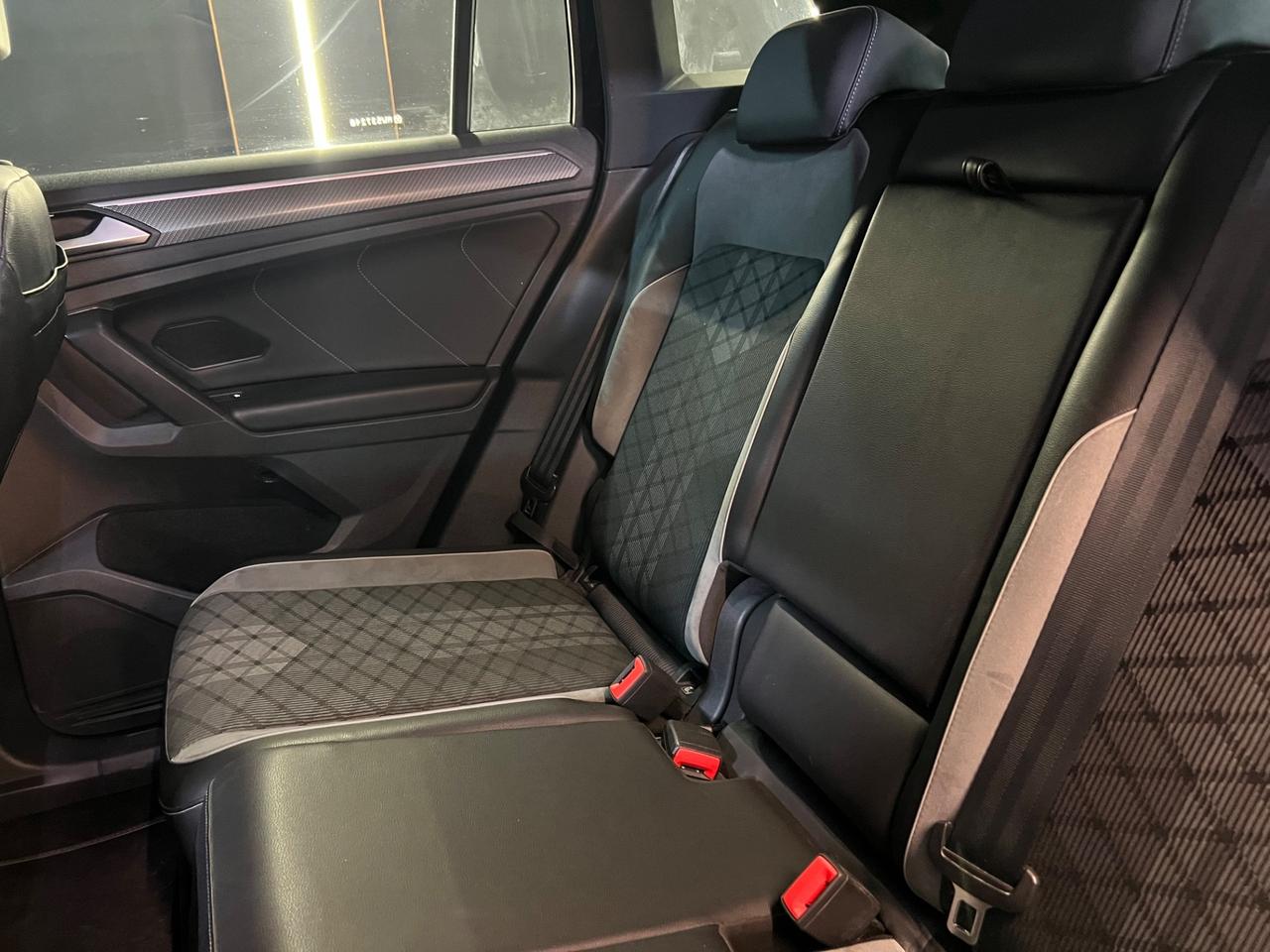 Volkswagen Tiguan R-Line 2.0 TDI 150 CV SCR DSG 4MOTION
