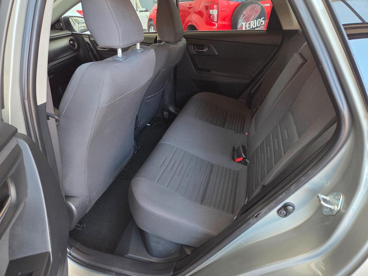 Toyota Auris 1.8 Hybrid Lounge