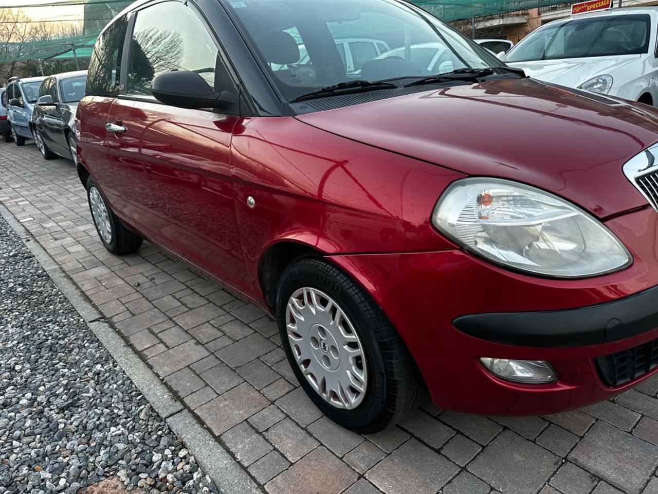 Lancia Ypsilon 1.2 16V Oro