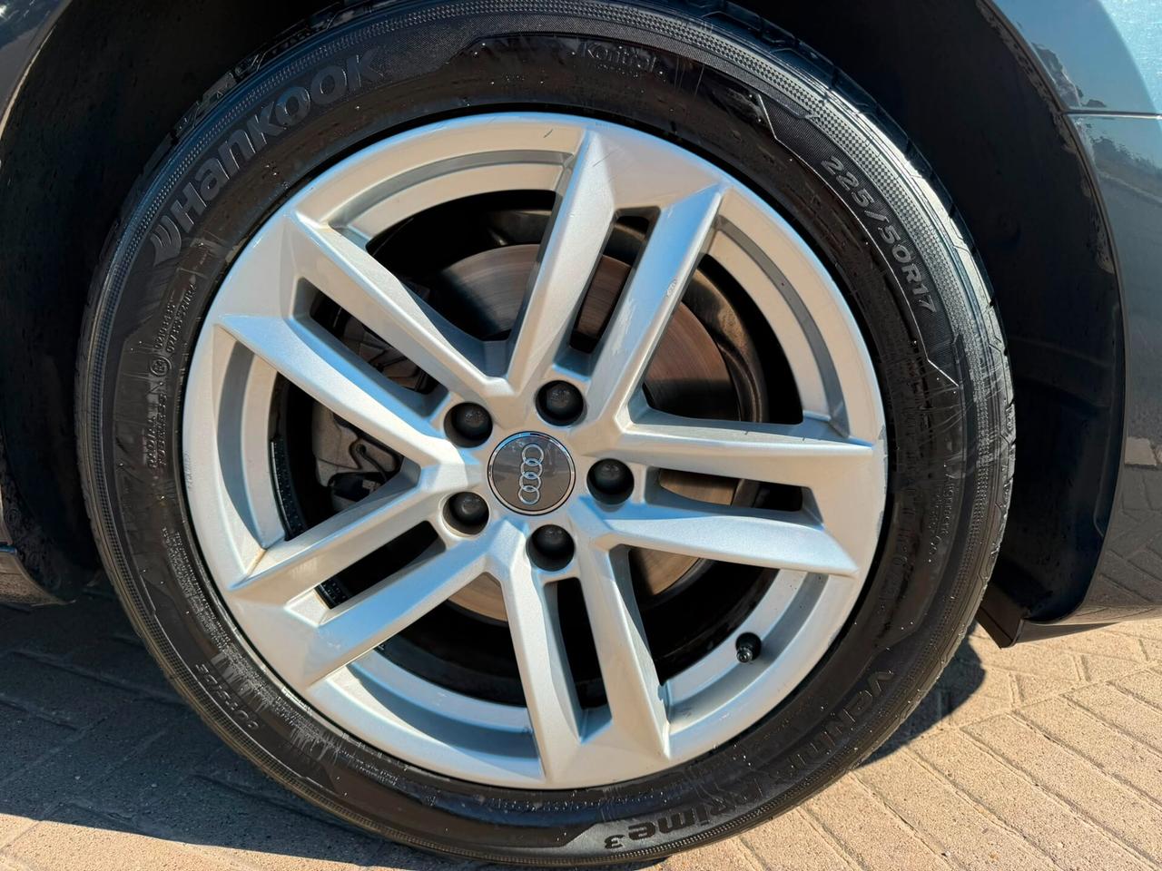 Audi A4 Avant 30 TDI/136 CV S tronic