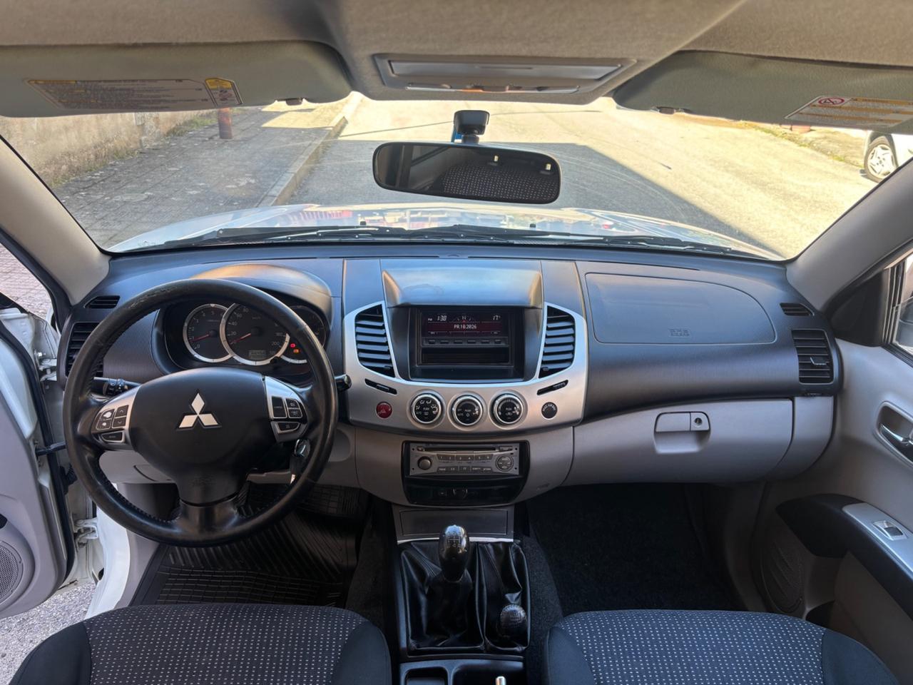 Mitsubishi L200 2.5 DI-D/136CV DC Invite Plus