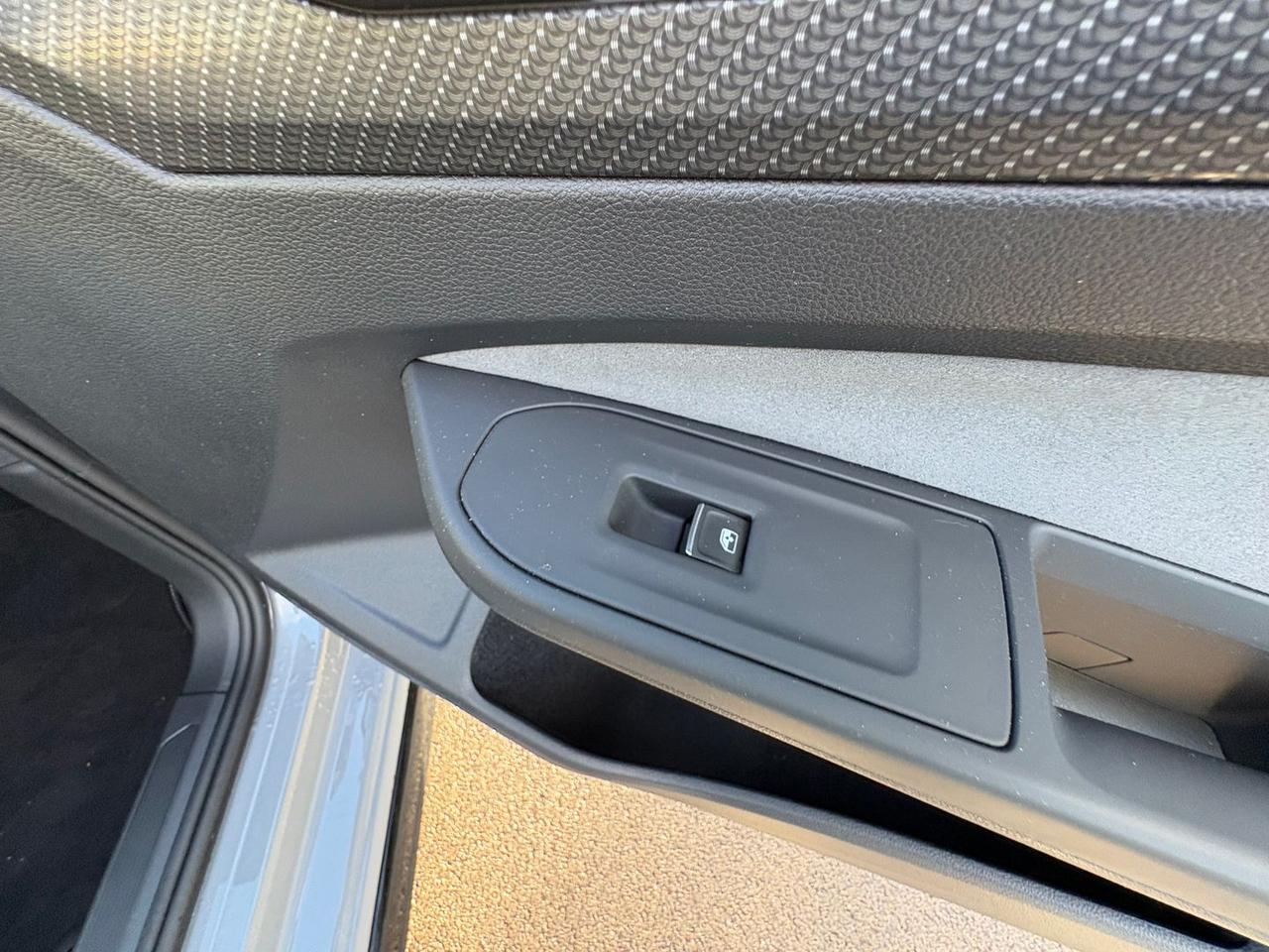 Volkswagen Golf 2.0 TDI R Line #7276